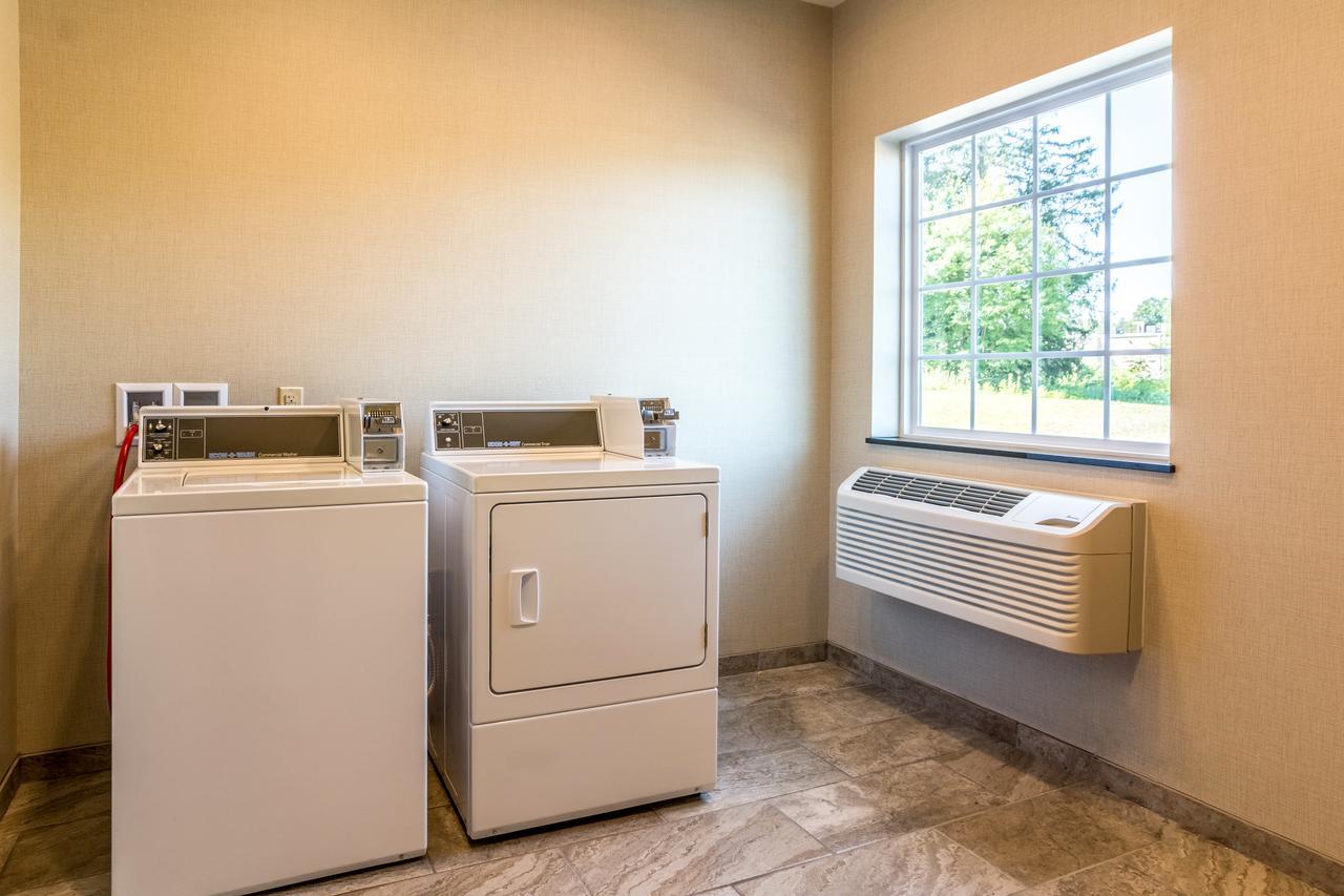 Cobblestone Hotel & Suites - Greenville Exteriör bild